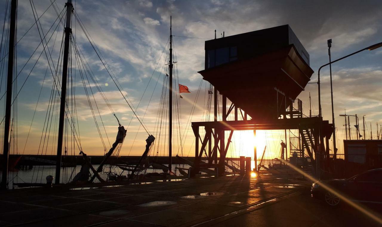 Slapen In Een Trechter Harlingen Exterior foto